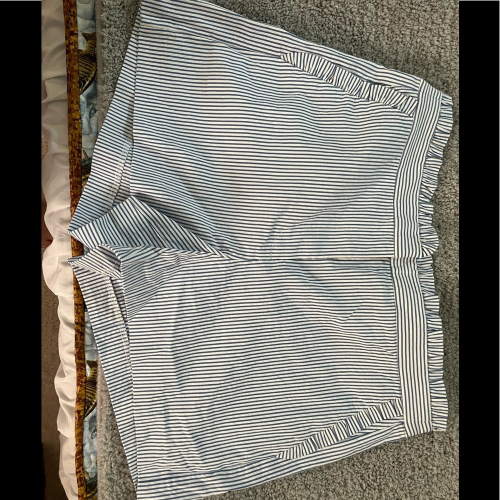 NWT JCrew seer sucker ruffled shorts. Blue and white size 6.